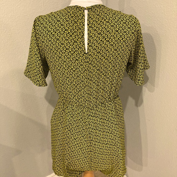 Yellow black abstract romper WITH POCKETS - Picture 2 of 3